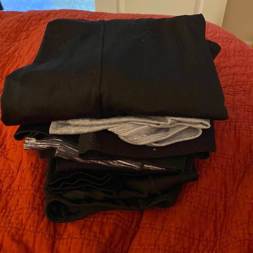 Athletic wear lot women’s size small/medium (7 items)